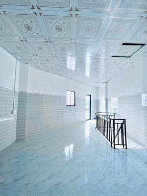 Cho thuê mặt tiền Nguyễn Văn Cừ, Cầu vượt âu, 5 triệu/tháng