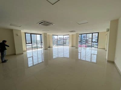 Cho thuê văn phòng 110m2 tại mặt phố Nguyễn Xiển
