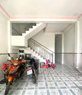 Cho thuê nhà lầu trệt đường nội hóa2, Dĩ An