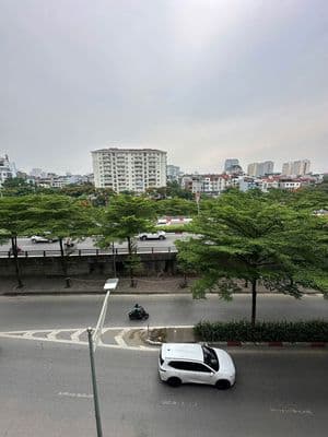 Cho thuê nhà 60m*5 tầng Đường Bưởi, Ba Đình, HN