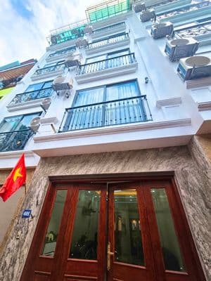 Bán nhà 38m² Cầu Giấy, 6 tầng, thang máy, nội thất đẹp