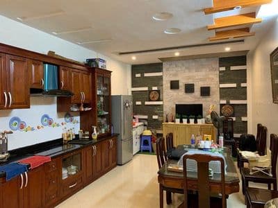 Bán nhà lô góc 5 tầng Trần Quốc Hoàn, kinh doanh, ô tô