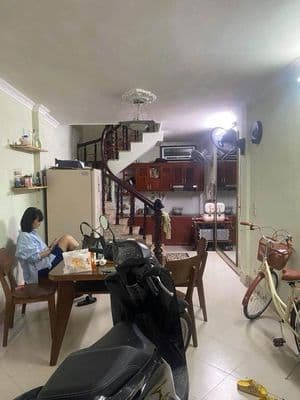 Nhà TRUNG PHỤNG, 30m, 5 tầng, gần ô tô, 7 tỷ