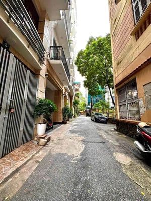 Bán nhà 7 tầng mặt ngõ ô tô tránh Đỗ Quang, Cầu Giấy, 31.8 tỷ
