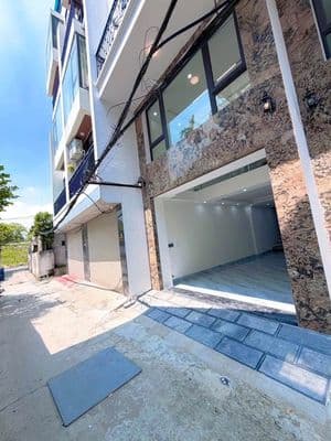 Nhà 7 tầng thang máy ô tô vào nhà Vĩnh Tuy, Long Biên