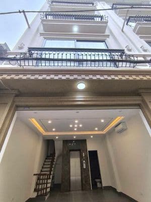 Bán nhà 6 tầng mới phố Trạm, Long Biên, Hà Nội - 37m2