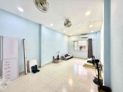 Cho thuê studio cửa sổ nguyên tầng sát ueh quận 10 có máy giặt riêng