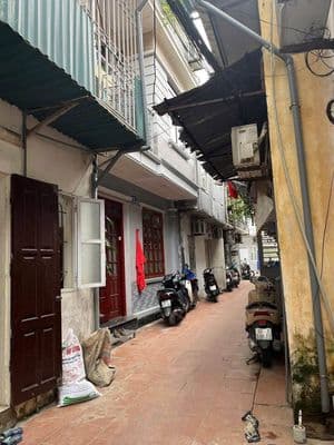 Bán nhà 2 tầng Nghĩa Tân, 32-35m2, giá 3 tỷ xxx