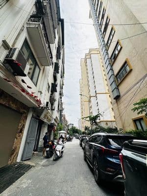 Bán nhà phân lô ô tô 38m2 cách Ngã Tư Sở 2 bước chân