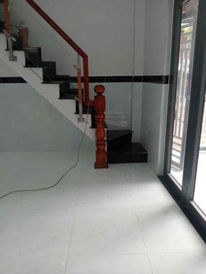 nhà mới đẹp 1 lầu lửng 3pn1wc có sân rộng