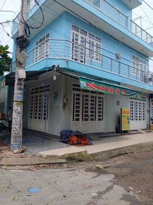 cho thuê nhà mặt tiền liên ấp 26 vla ngay góc có lầu nhà sạch sẽ
