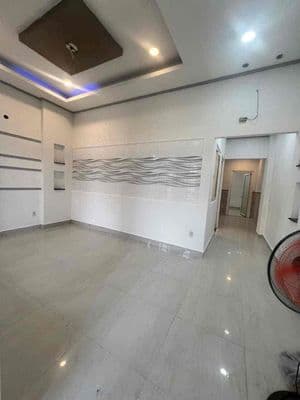 Tiểu muội cần cho thuê nhà cấp 4 hẻm 529 ng bình