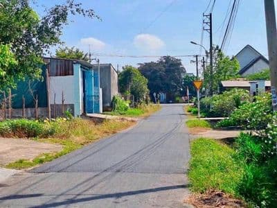 Chủ cần tiền bán gấp lại lô đất 113m2 giá 620TR ngay Tân Phú Trung