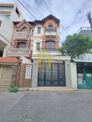 Giá 25 triệu nhà phố 3 lầu 5 phòng đường trần não