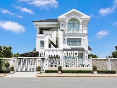Nhà Cho Thuê 360m2 Sân Vườn Trệt 1 Lầu 3PN 3WC KDC Yên Tĩnh Giá 30TR