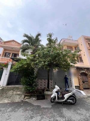 NHÀ CHO THUÊ Q7. Đường lâm văn bền.Tân quy . dt:9x25m.nhà 1 trệt 1 l