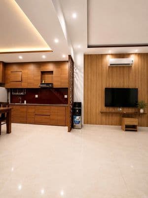 Cho thuê nhà 3 tầng 5 phòng ngủ đường bùi bỉnh yên,ngũ hành sơn