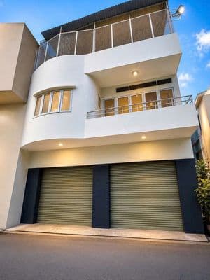 Cho thuê nhà nguyên căn Hoa Đào QPN, 8x10m trệt 2 lầu giá 30tr
