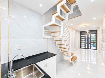 Bán Nhà đẹp 3 Tầng, P Linh Xuân, 3PN2WC, Hẻm xe hơi, sổ riêng - 2,9tỷ