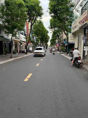Mặt tiền phạm văn hai 4,1 18 lô góc 2 mặt tiền kinh doanh sầm uất