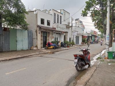 Nhà mt xuân thới 21. dt 40m2 giá 2,4 tỷ vi bằng