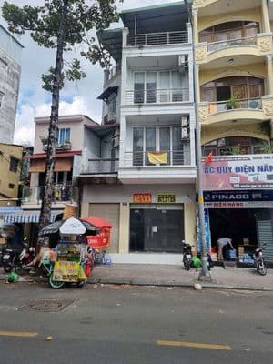 Mặt tiền 3 tầng trống suốt 60tr quận 1