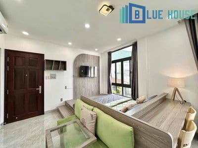 chuỗi căn hộ 1pn mới khai trương ban công cửa sổ gần sân bay tsn