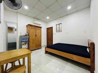 Căn hộ full nội thất thang máy ngay sân bay cuối tháng ở