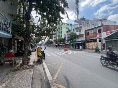 300m2 mặt tiền Phạm Văn Chí. Làm kho. Chành xe…