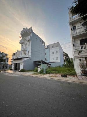 Bán đất khu đô thị năm sao