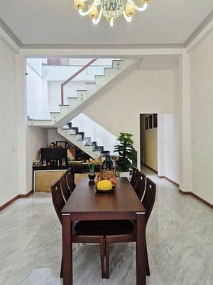 Cho thuê nguyên căn nhà mặt tiền Trần Huấn, sát bên bv Tâm Trí