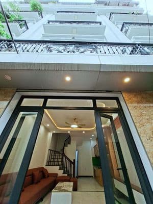 Chính chủ cho thuê nhà nguyên căn phố Huỳnh Tấn Phát - Long Biên