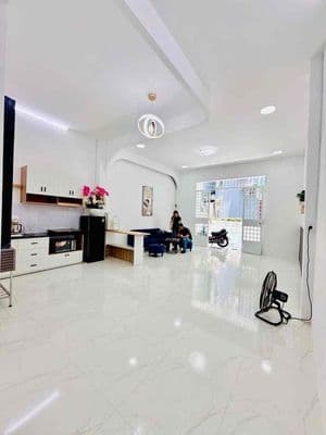 Cho thuê nguyên căn mới đẹp rộng ngay sát cầu chữ y giáp quận 5