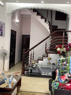 Cho thuê nhà 55m2 lô góc 4 tầng Hai Bà Trưng, gần Hồ Võ Thị Sáu