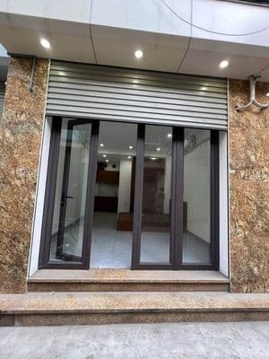 Cho thuê kiot mặt ngõ ô tô Lĩnh Nam, 40m2, 5.5tr