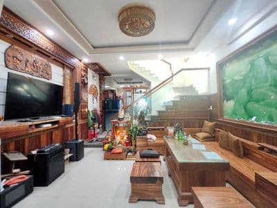 Bán nhà 56m² Cách Mạng Tháng 8, 2 tầng, hơn 2 tỷ