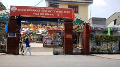 Nhà mới 5 tầng thang máy ô tô qua ngõ - Hà Đông