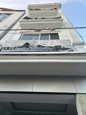 Nhà 4 tầng mặt ngõ thông, ô tô đỗ cửa gần TT Thanh Trì