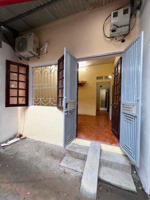 Cho thuê nhà 42m2 Hoàng Văn Thái, an ninh tốt