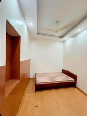 Cho thuê nhà 3 tầng Âu Cơ, Tây Hồ, 5 ngủ, 10tr/tháng