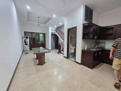 Cho thuê nhà nguyên căn Lương Khánh Thiện, Hoàng Mai - 50m², 4PN, full