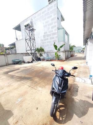 Cho thuê nhà mới xây Suối Giữa, 2PN, 2WC, sân xe, có chỗ để xe hơi