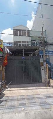 Cho thuê nhà mặt tiền lớn ngay gần Ga T3