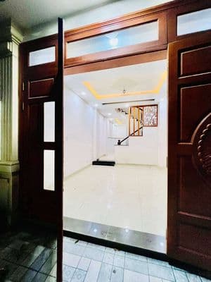 Nhà sạch đẹp, dt 4*22, trệt lầu, 4pn, gần đại học nguyễn tất thành