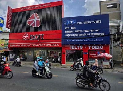 Góc 2MT 8x25m Lê Văn Việt Sầm Uất