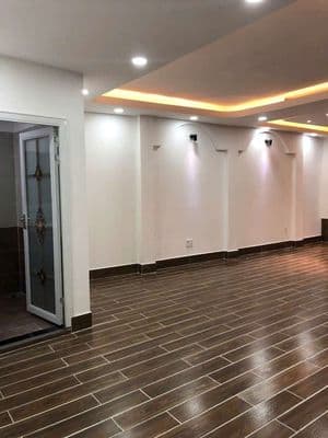 Nhà góc ốp kiếng Tân Bình giáp Phú Nhuận