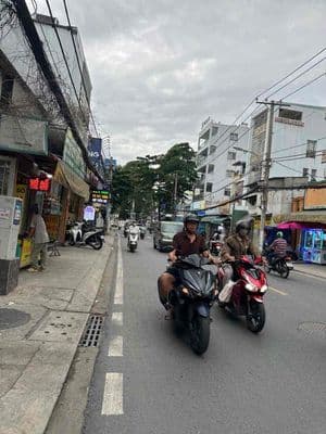 Cho thuê mặt tiền kinh doanh 17*10m thống nhất nhà mới sửa