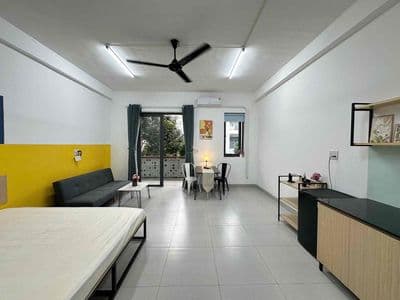 cho thuê căn phòng ban công tầng 2 full nội thất