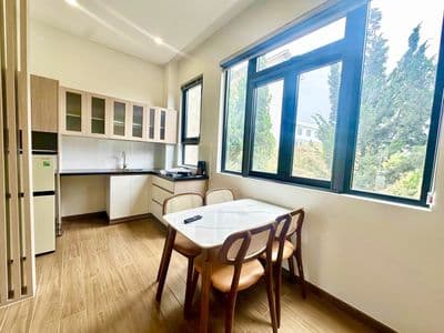 Cho thuê căn hộ 2 phòng ngủ mới full nội thất có ban công phường 4 đà