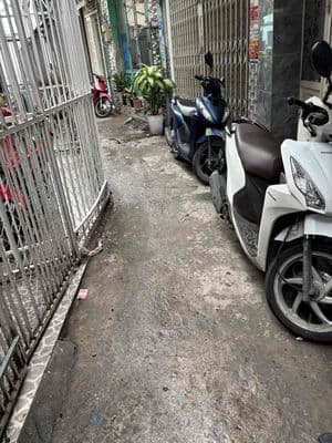 Nhà cho thuê giá 8tr có sân trc ở Quận 7 tphcm